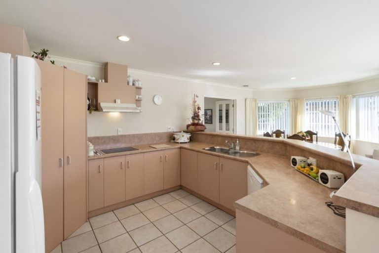 Photo of property in 145 Summerhill Drive, Fitzherbert, Palmerston North, 4410