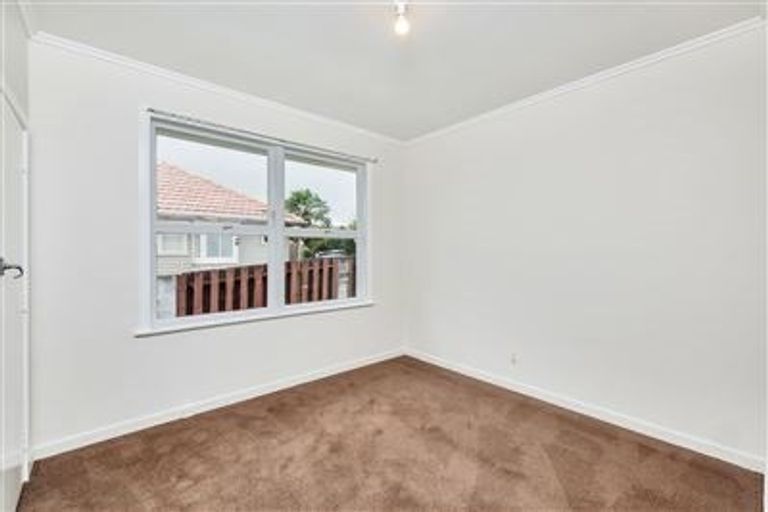 Photo of property in 38 Christmas Road, Manurewa, Auckland, 2102