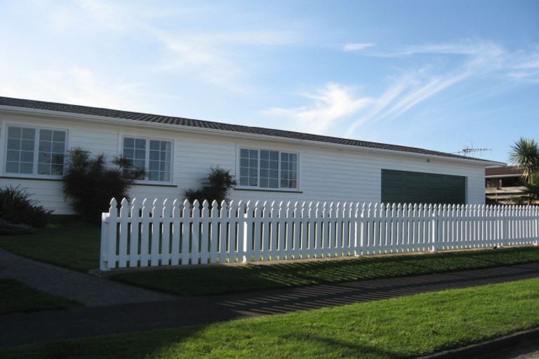 Photo of property in 6 Exeter Crescent, Springvale, Whanganui, 4501