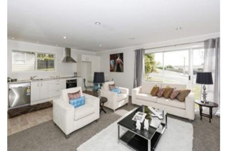 Photo of property in 73 Pine Avenue, Henderson, Auckland, 0612