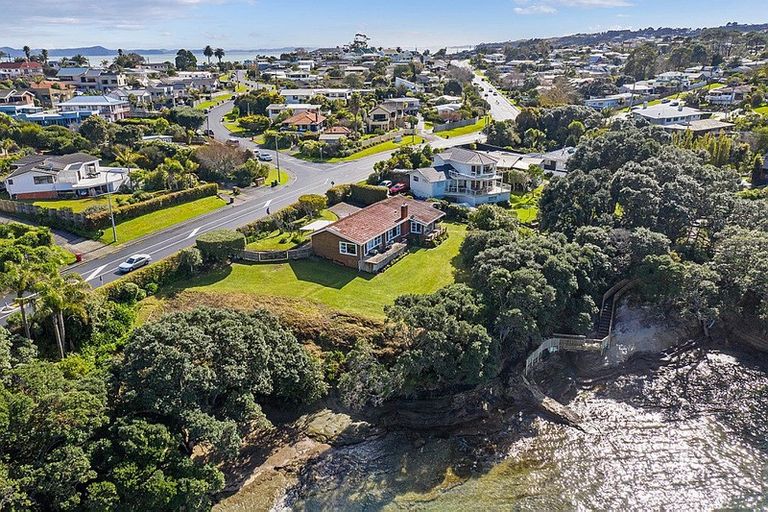 Photo of property in 899 Whangaparaoa Road, Manly, Whangaparaoa, 0930