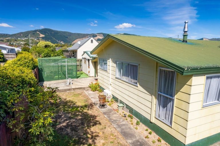 Photo of property in 2/74 Norwich Street, Stoke, Nelson, 7011