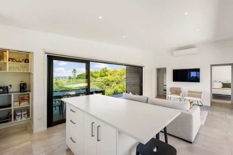Photo of property in 1117a Whangaparaoa Road, Matakatia, Whangaparaoa, 0930