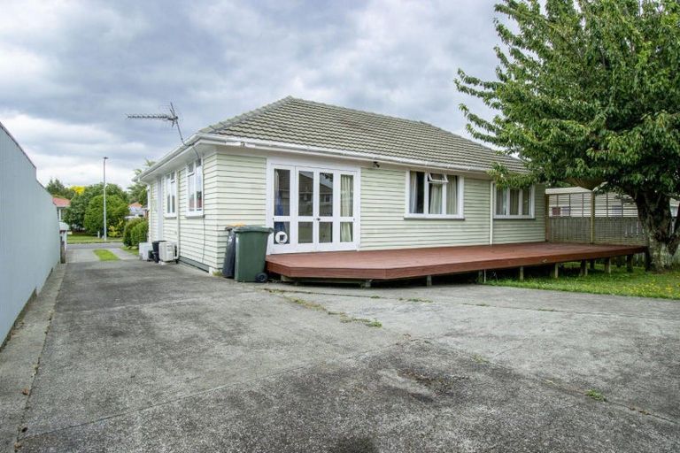 Photo of property in 33 Galway Avenue, Hokowhitu, Palmerston North, 4410