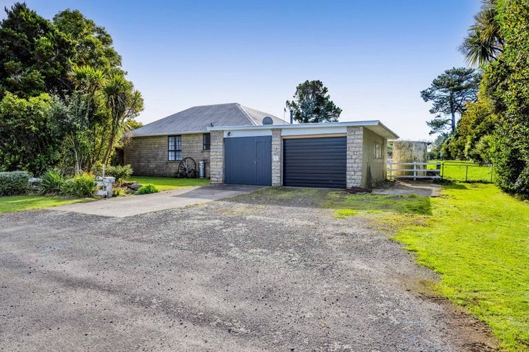 Photo of property in 16 Bridger Place, Eltham, 4322