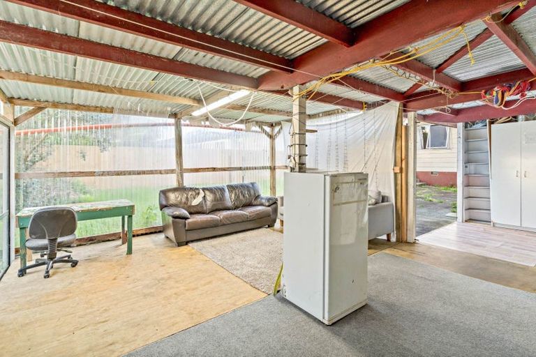 Photo of property in 25 Dissmeyer Drive, Clover Park, Auckland, 2019