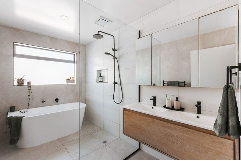 Photo of property in 60 Pacific Parade, Coastlands, Whakatane, 3120