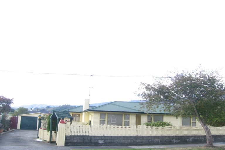 Photo of property in 8 Charles Street, Clouston Park, Upper Hutt, 5018