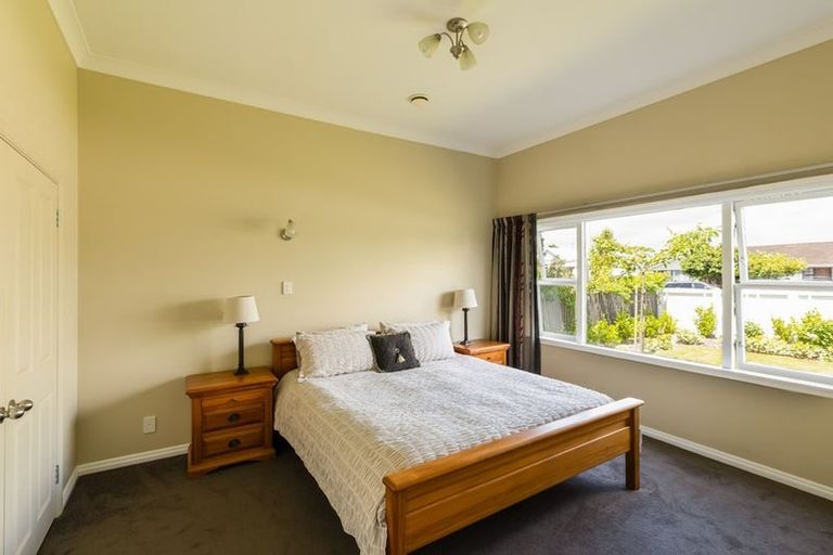 Photo of property in 43 Knowles Street, Terrace End, Palmerston North, 4410