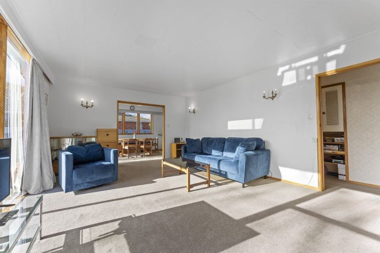 Photo of property in 27 Parkland Crescent, Terrace End, Palmerston North, 4410