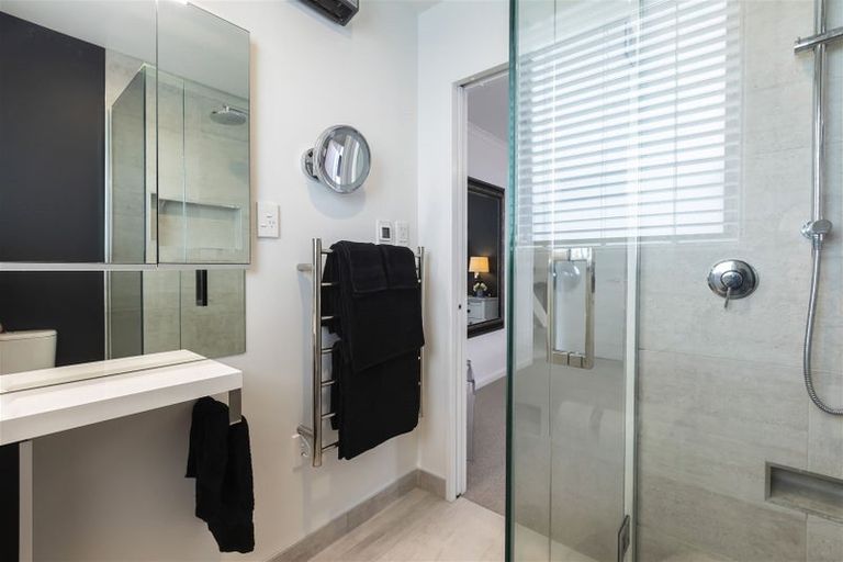 Photo of property in 56 Fendalton Road, Fendalton, Christchurch, 8014