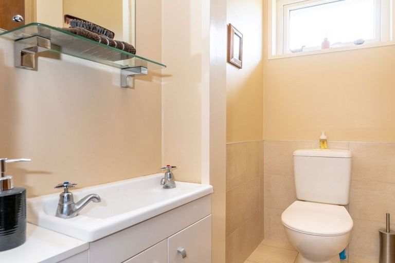 Photo of property in 1 Warwick Street, Balaclava, Dunedin, 9011