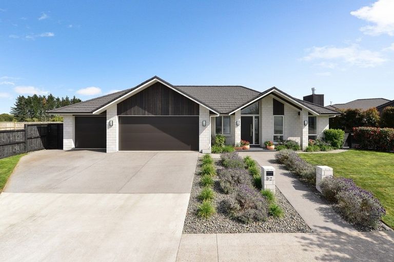 Photo of property in 52 Helen June Avenue, Flagstaff, Hamilton, 3210