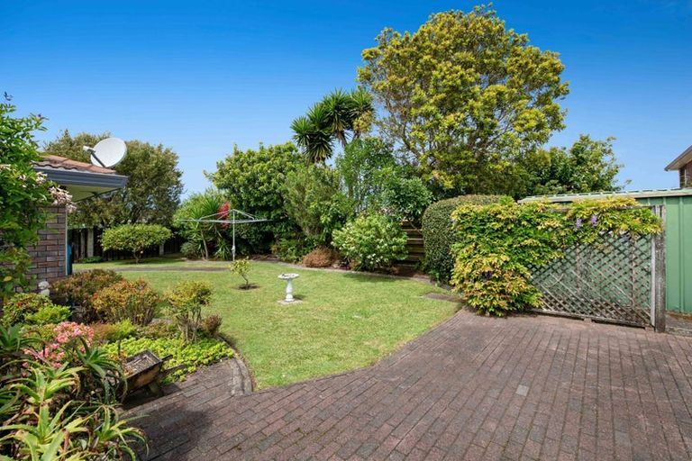 Photo of property in 9 Crampton Court, Orewa, 0931