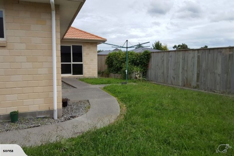 Photo of property in 27 Barry Curtis Place, Levin, 5510