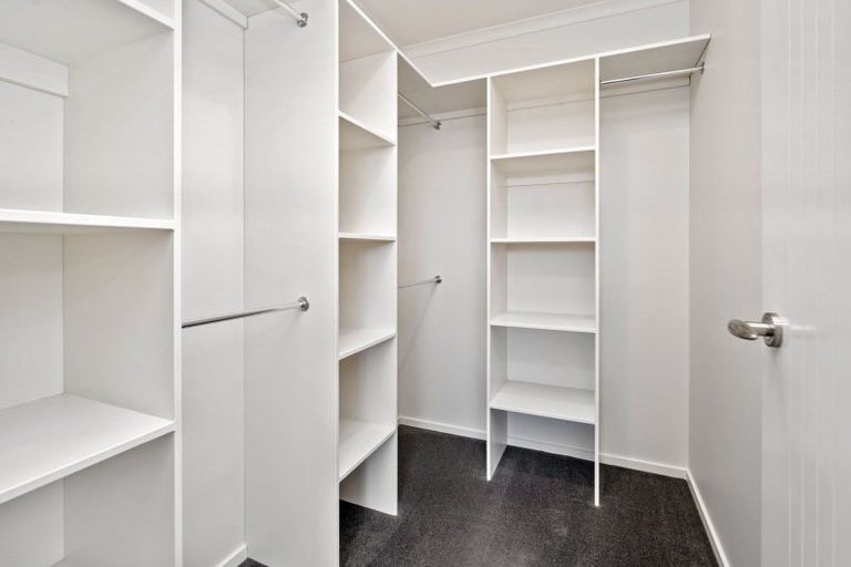 Photo of property in 12 Resolution Place, One Tree Point, 0118