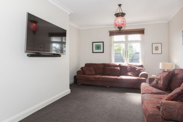 Photo of property in 4 Milverton Avenue, Hokowhitu, Palmerston North, 4410