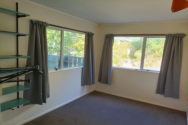 Photo of property in 141a Taylor Terrace, Tawa, Wellington, 5028