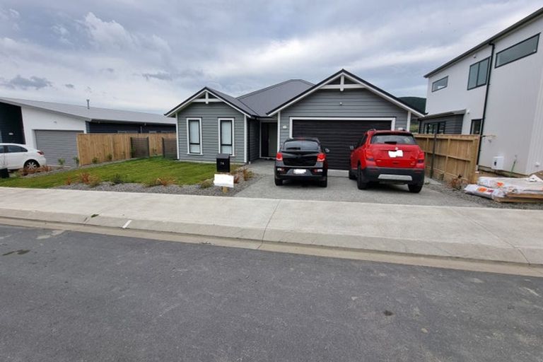 Photo of property in 74 Hokioi Drive, Kenepuru, Porirua, 5022