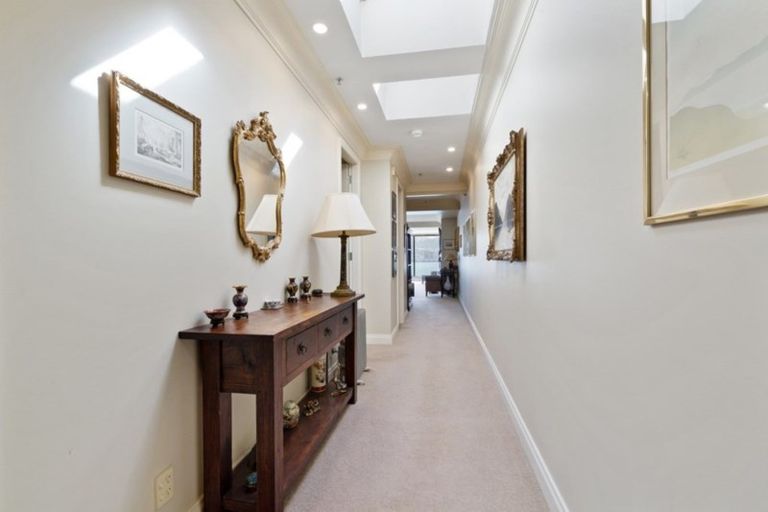 Photo of property in 10/318 Oriental Parade, Oriental Bay, Wellington, 6011