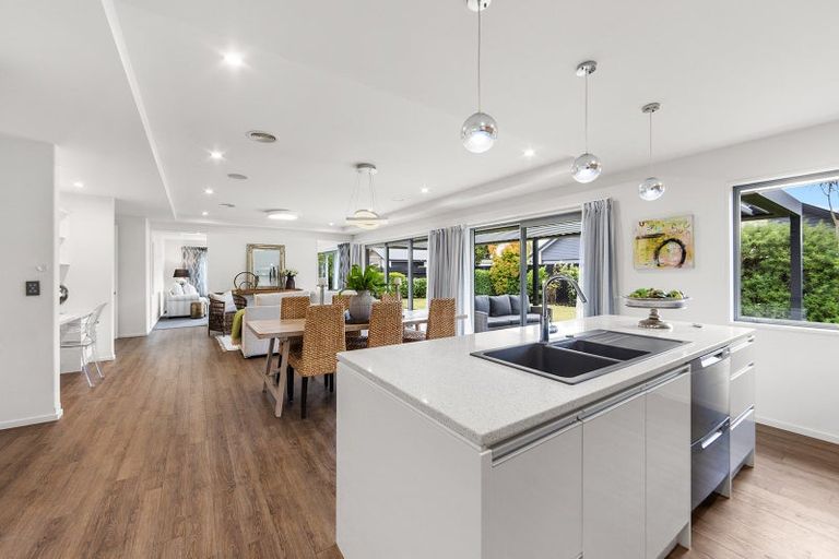 Photo of property in 16 Warhorse Gate, Halswell, Christchurch, 8025