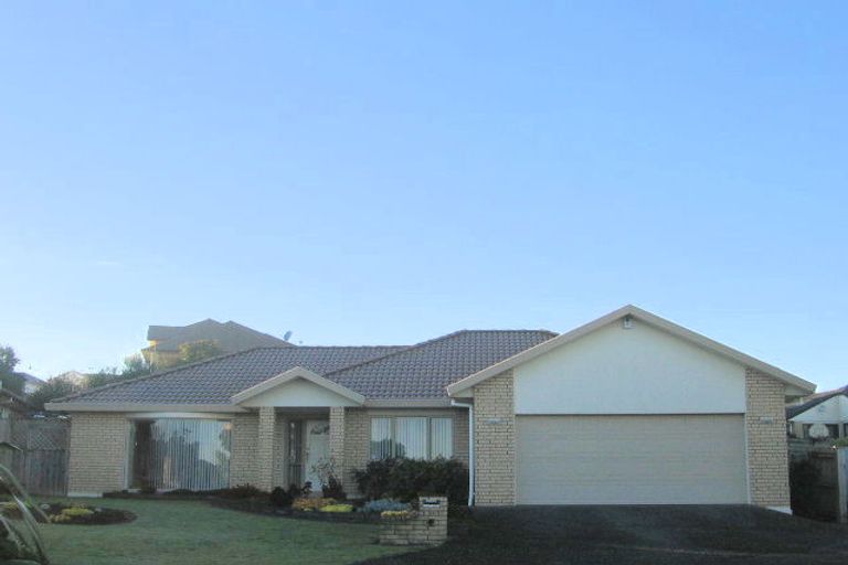 Photo of property in 1/9 Balbriggan Rise, Dannemora, Auckland, 2016