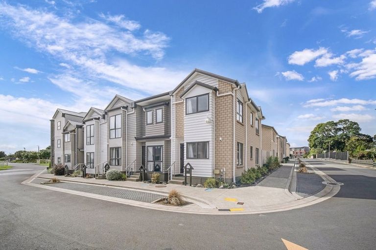 Photo of property in 9/4 Wallson Crescent, Wiri, Auckland, 2104