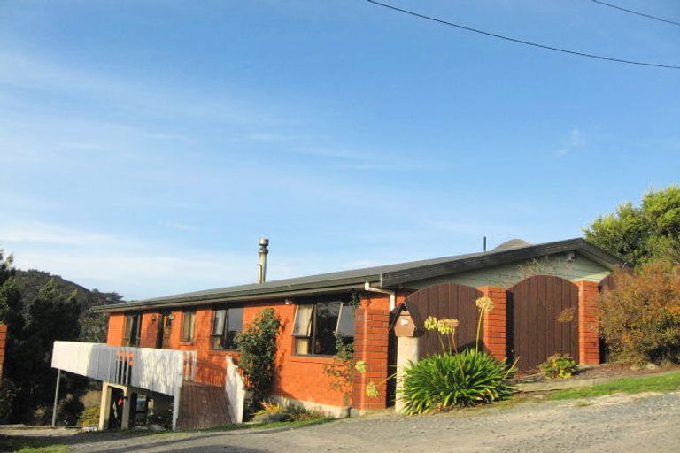 Photo of property in 39 Frances Street, Broad Bay, Dunedin, 9014