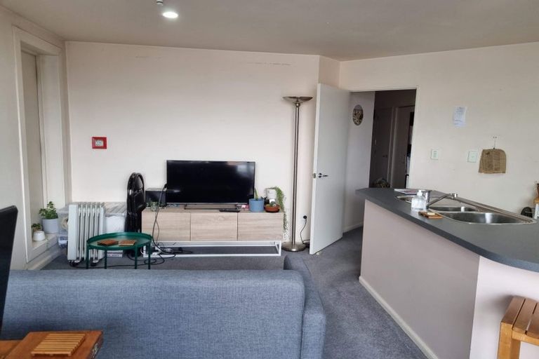 Photo of property in Grandstand Apartments, 12/80 Kent Terrace, Mount Victoria, Wellington, 6011