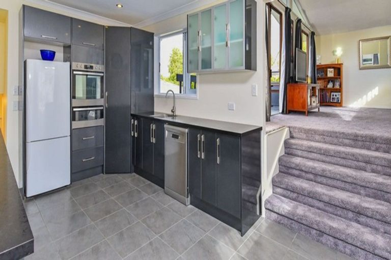 Photo of property in 10 Sunnypark Avenue, Rosehill, Papakura, 2113