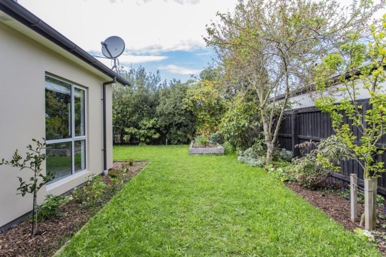Photo of property in 5 Tanu Place, Parklands, Christchurch, 8083