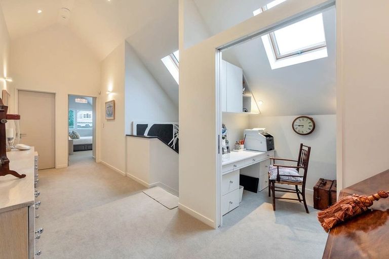 Photo of property in 48 Gladstone Road, Parnell, Auckland, 1052