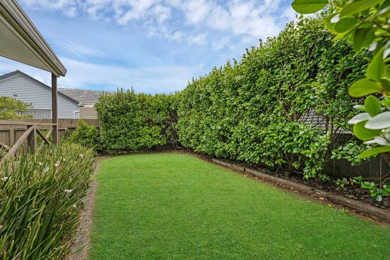 Photo of property in 2/20 Hill Crescent, Papakura, 2110