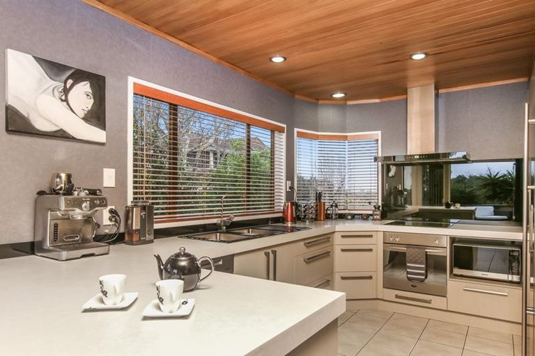 Photo of property in 8 Sophora Place, Totara Heights, Auckland, 2105