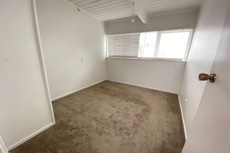 Photo of property in 156 Bleakhouse Road, Mellons Bay, Auckland, 2014