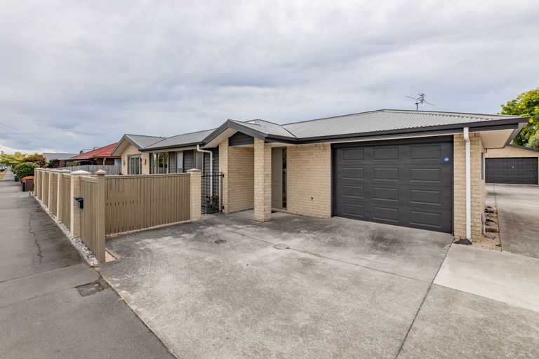 Photo of property in 72b Marshland Road, Shirley, Christchurch, 8061