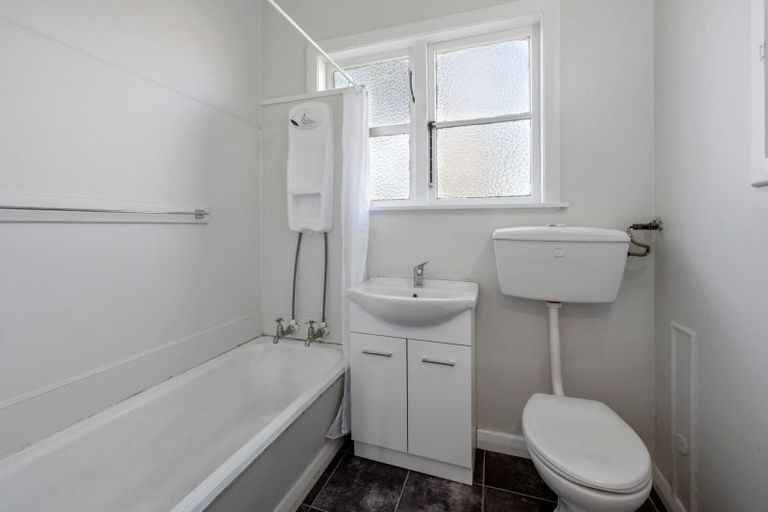 Photo of property in 18 Wallace Crescent, Glenholme, Rotorua, 3010