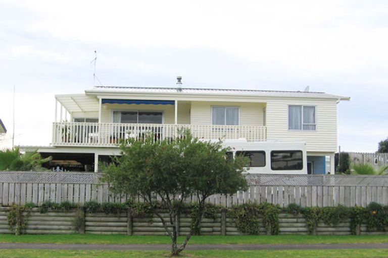 Photo of property in 117 Mayfair Avenue, Whangamata, 3620