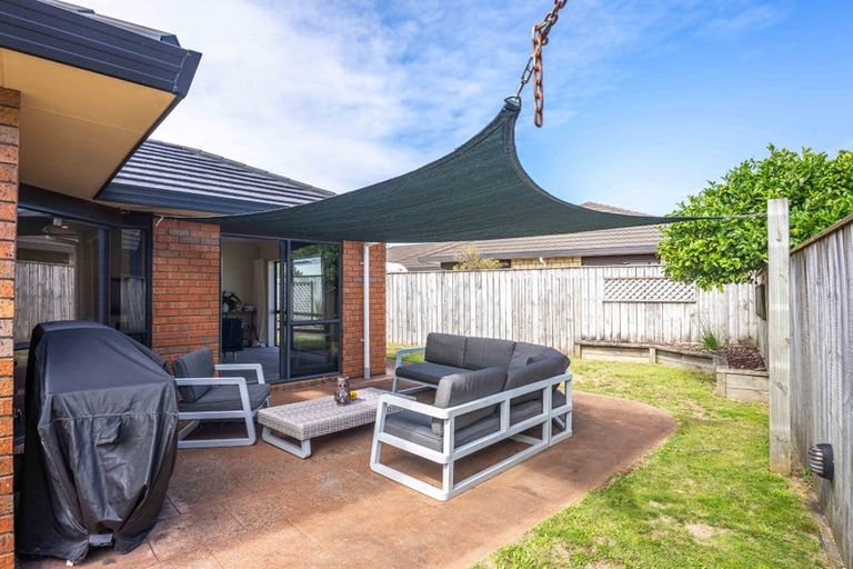 Photo of property in 96 Guildford Drive, Paraparaumu Beach, Paraparaumu, 5032