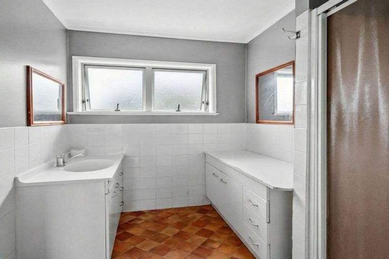 Photo of property in 20 Addington Avenue, Manurewa, Auckland, 2102