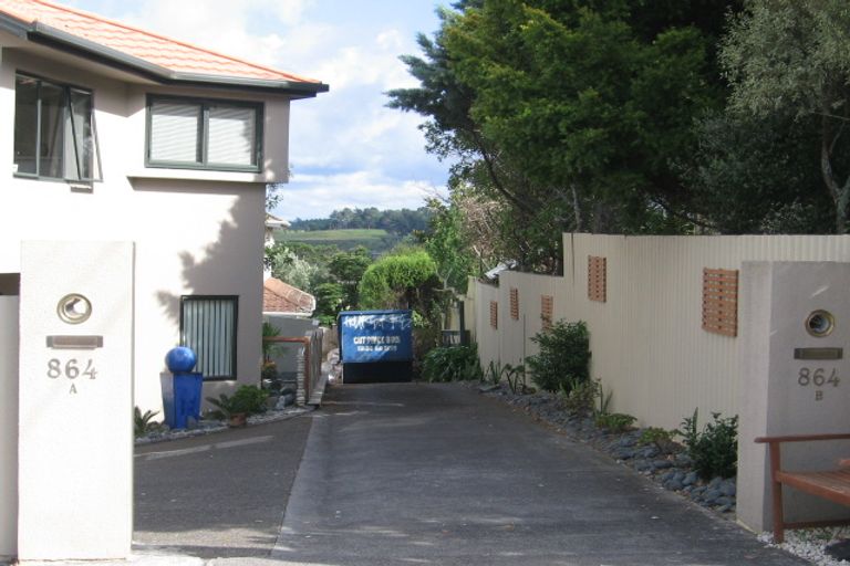 Photo of property in 1/864 East Coast Road, Northcross, Auckland, 0630