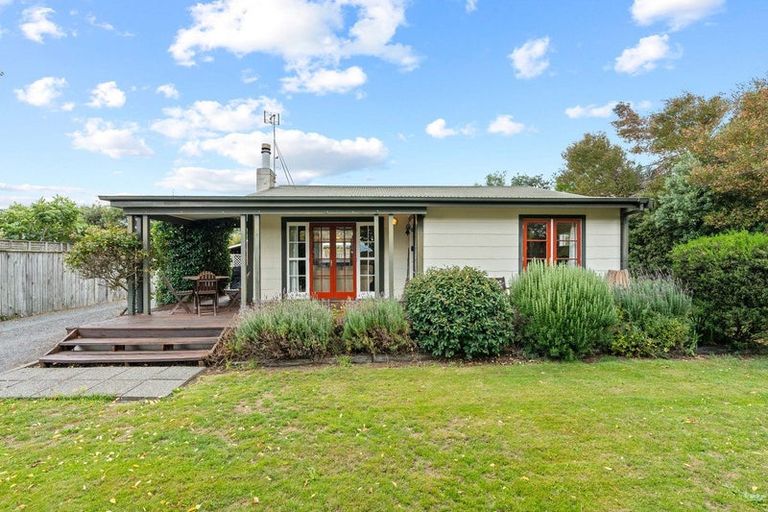 Photo of property in 52 Princess Street, Martinborough, 5711
