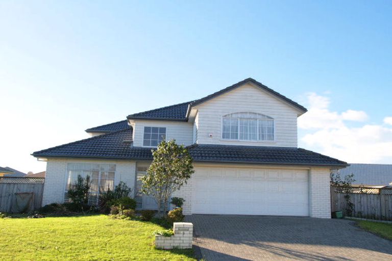 Photo of property in 3 Belsomet Place, Golflands, Auckland, 2013