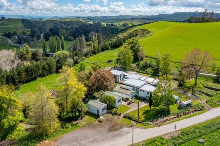 Photo of property in Wallingford School, 27 Bird Road, Wallingford, Waipukurau, 4284