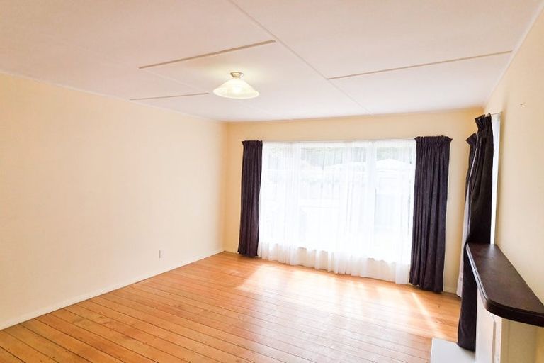 Photo of property in 52 Sunny Grove, Wainuiomata, Lower Hutt, 5014