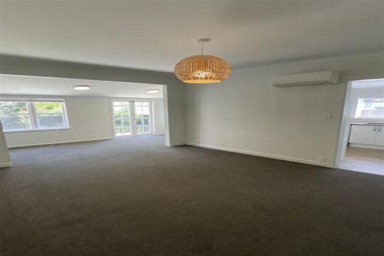Photo of property in 107 Beach Road, Mellons Bay, Auckland, 2014