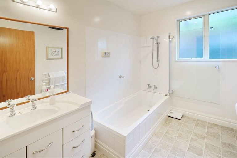 Photo of property in 6a Virtue Place, Bishopdale, Christchurch, 8053