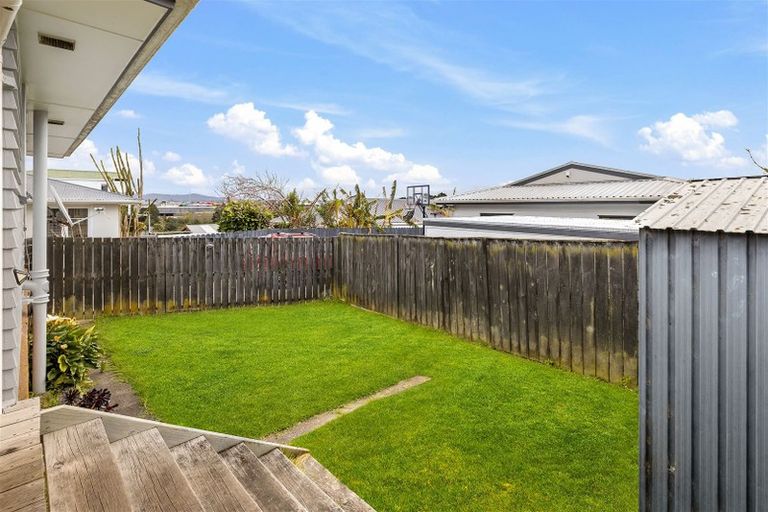 Photo of property in 51a Vodanovich Road, Te Atatu South, Auckland, 0610