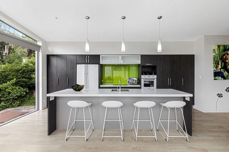 Photo of property in 8a Wairere Road, Torbay, Auckland, 0630