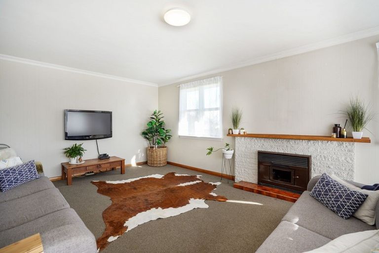 Photo of property in 28 Rata Street, Tokomaru, Palmerston North, 4474